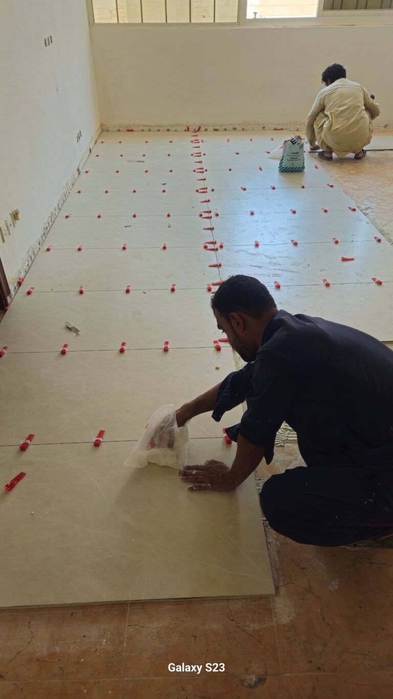 مقاول بلاط أرضيات جدران